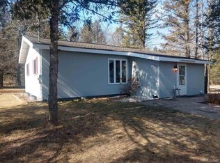 633 Cherry Creek Rd, Marquette, MI 49855