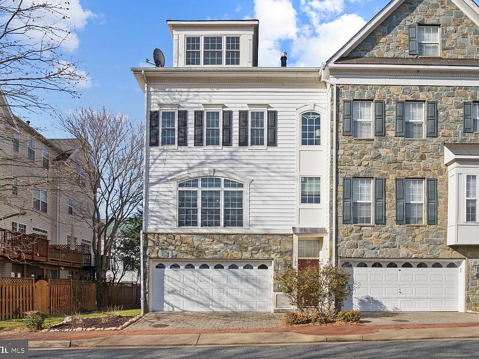 1st image of 105 Somervelle St
