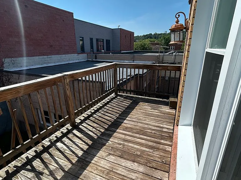 281 Wayne St — Photo 8