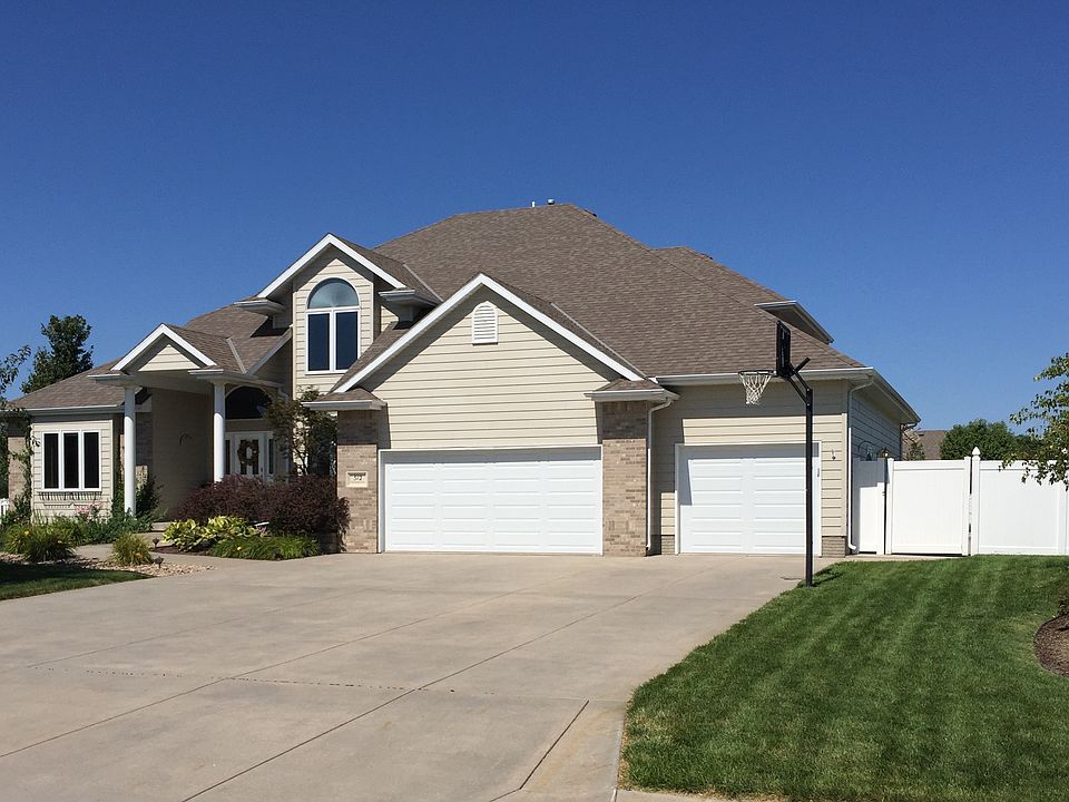 1st image of 512 Fleetwood Cir