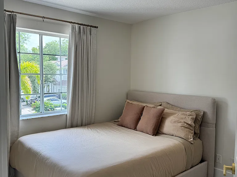 4453 SW 11th Pl — Photo 15