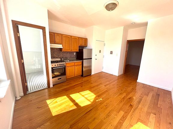 5th image of 43-09 31st Ave #2W