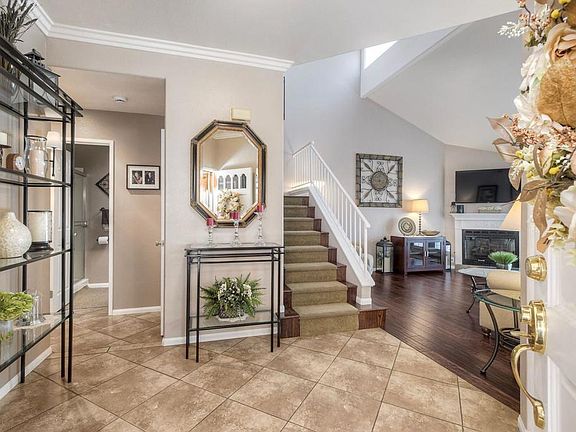 3rd image of 1510 Golfcrest Pl