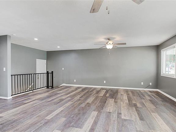 4th image of 522 15th Street Ter