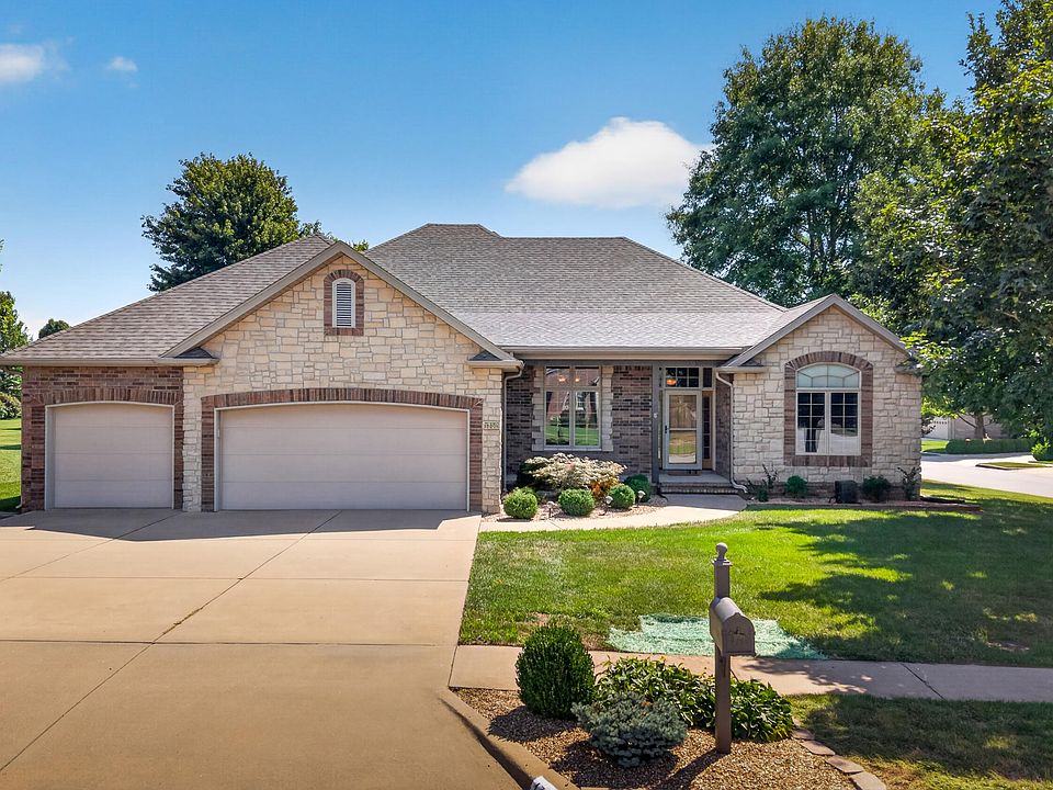 1st image of 1352 N Lennox Court