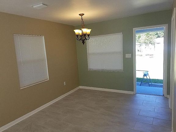 3rd image of 909 E Rich Ave