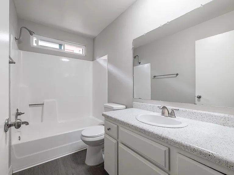 1628 W 218th St #3 — Photo 24