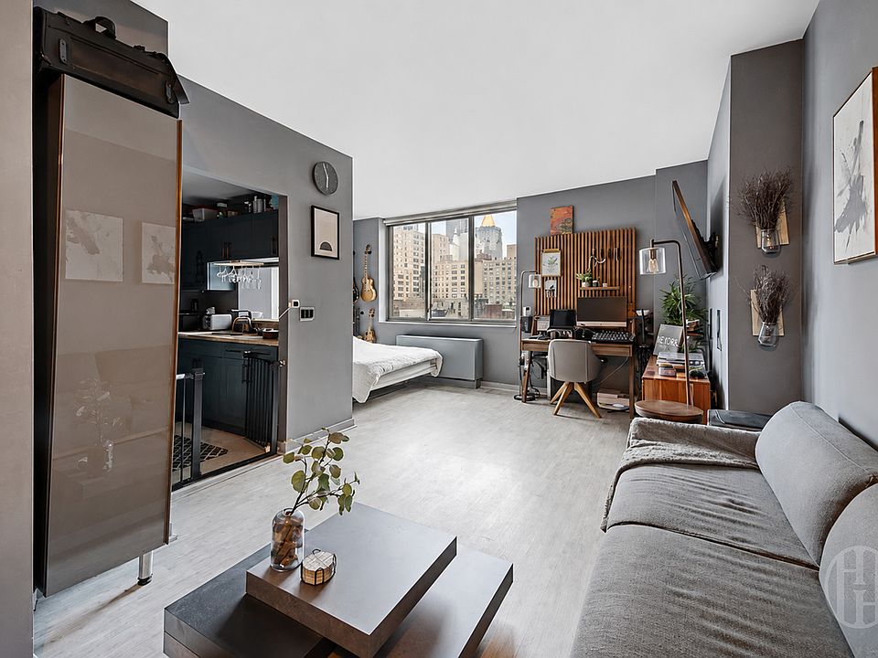 1st image of 250 E 30th St APT 8H