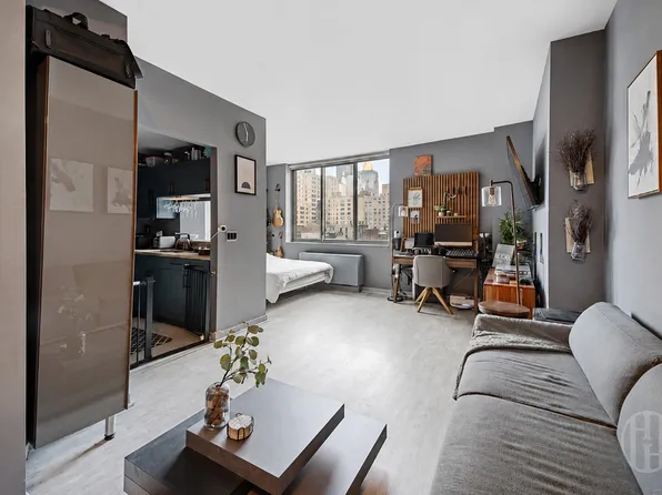 250 E 30th St, New York, NY