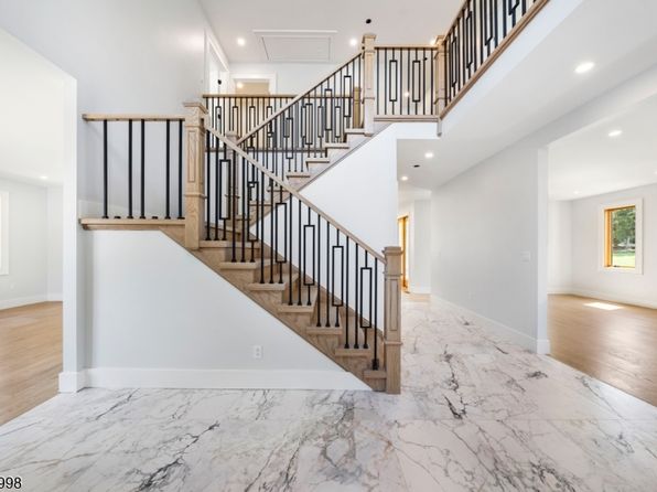 18 Lloyd Rd, Marlboro Twp., NJ 07751