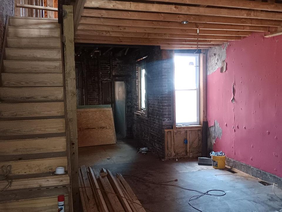 2nd image of 2863 N 20th St