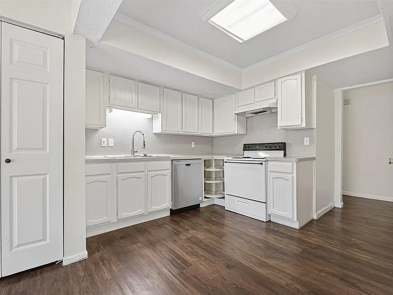 1106 E Red Cedar Cir — Photo 16