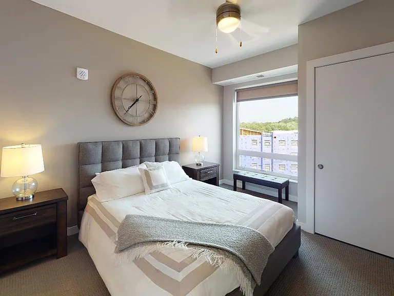 Red44 Luxury Apartments | Specials Available — Photo 21