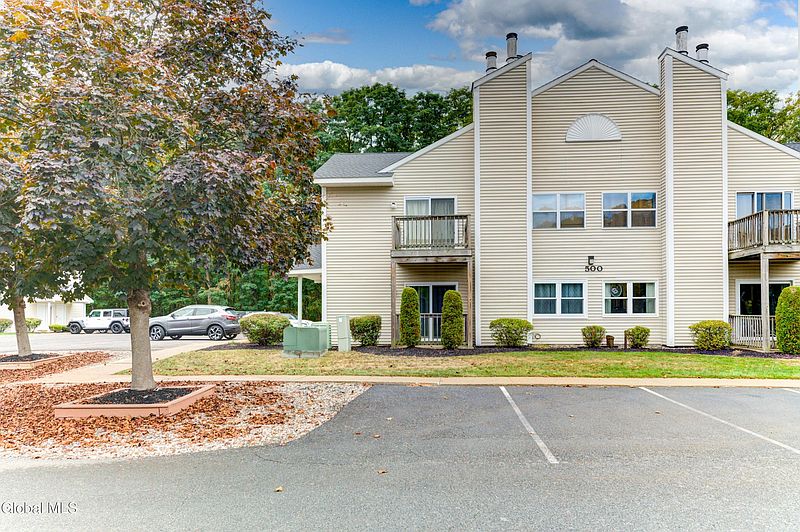 3rd image of 504 Greenwich Drive