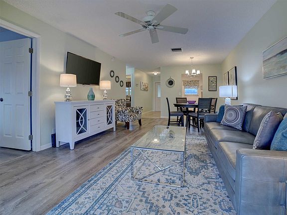 5th image of 400 SW Golfview Terrace #111
