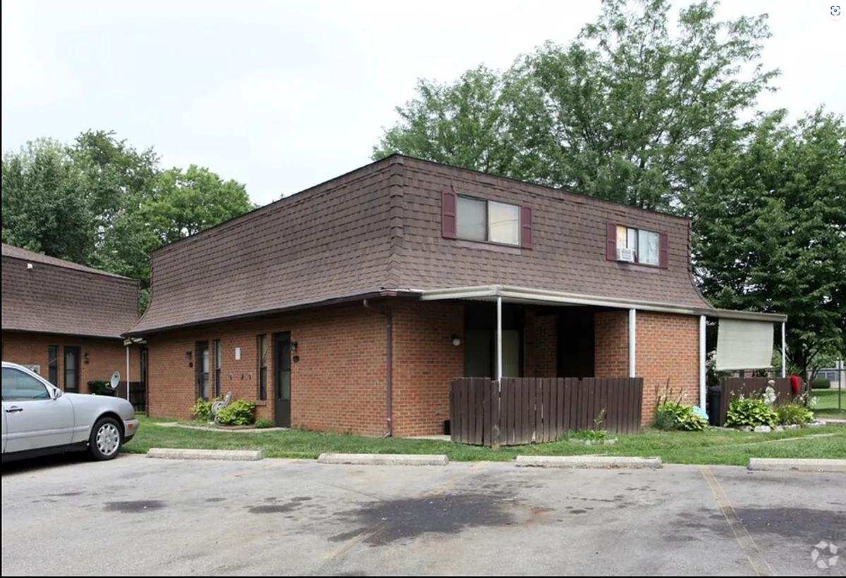 Building Photo - 2483-2539 Courtright Rd #2503