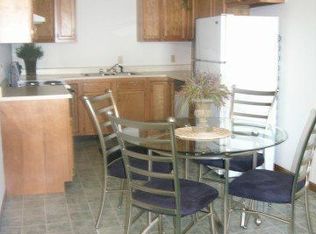 1801 9th St APT 9, Charleston, IL 61920