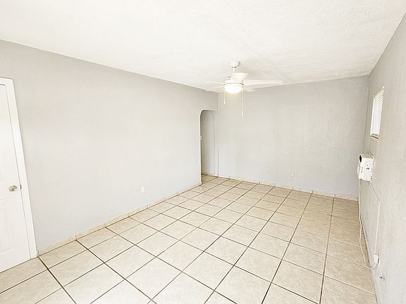 5th image of 505 SE 23rd St #1