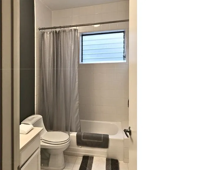 1145 Larrabee St #3 — Photo 3