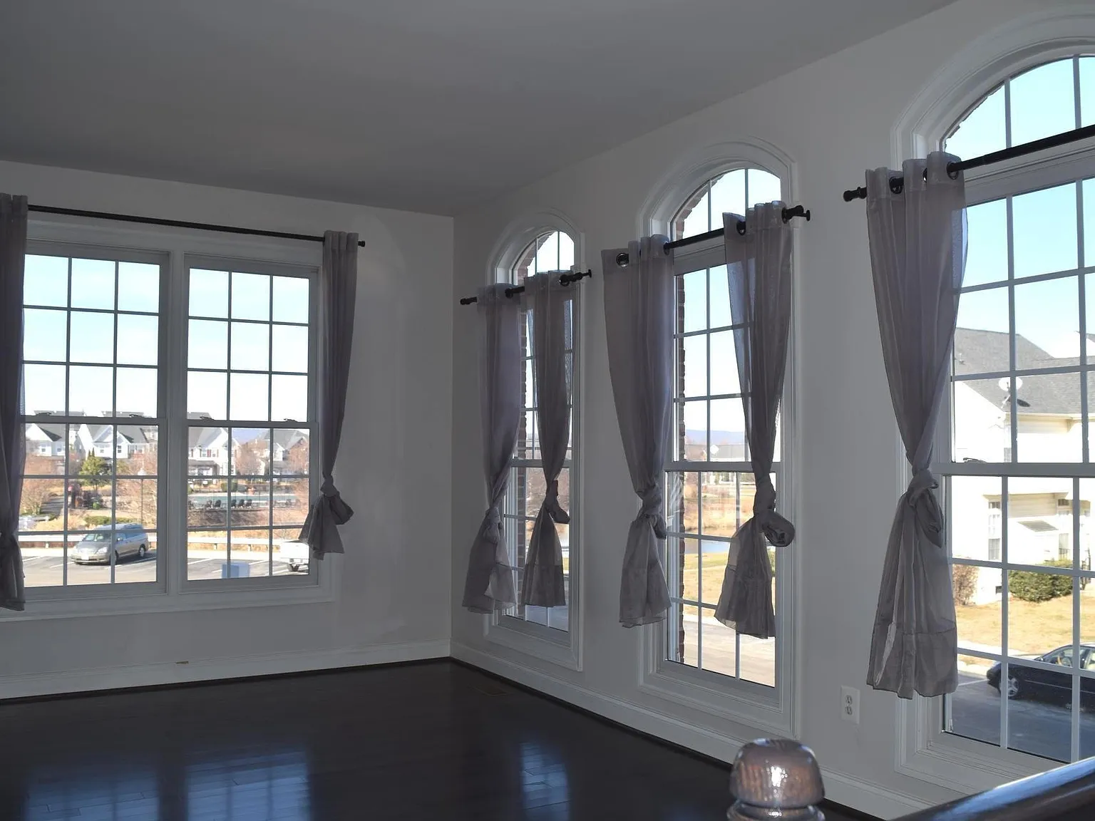 3 bed, 2040 sqft, $3,450 — Photo 2