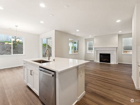 5th image of 4529 SE Bristol Lane #11