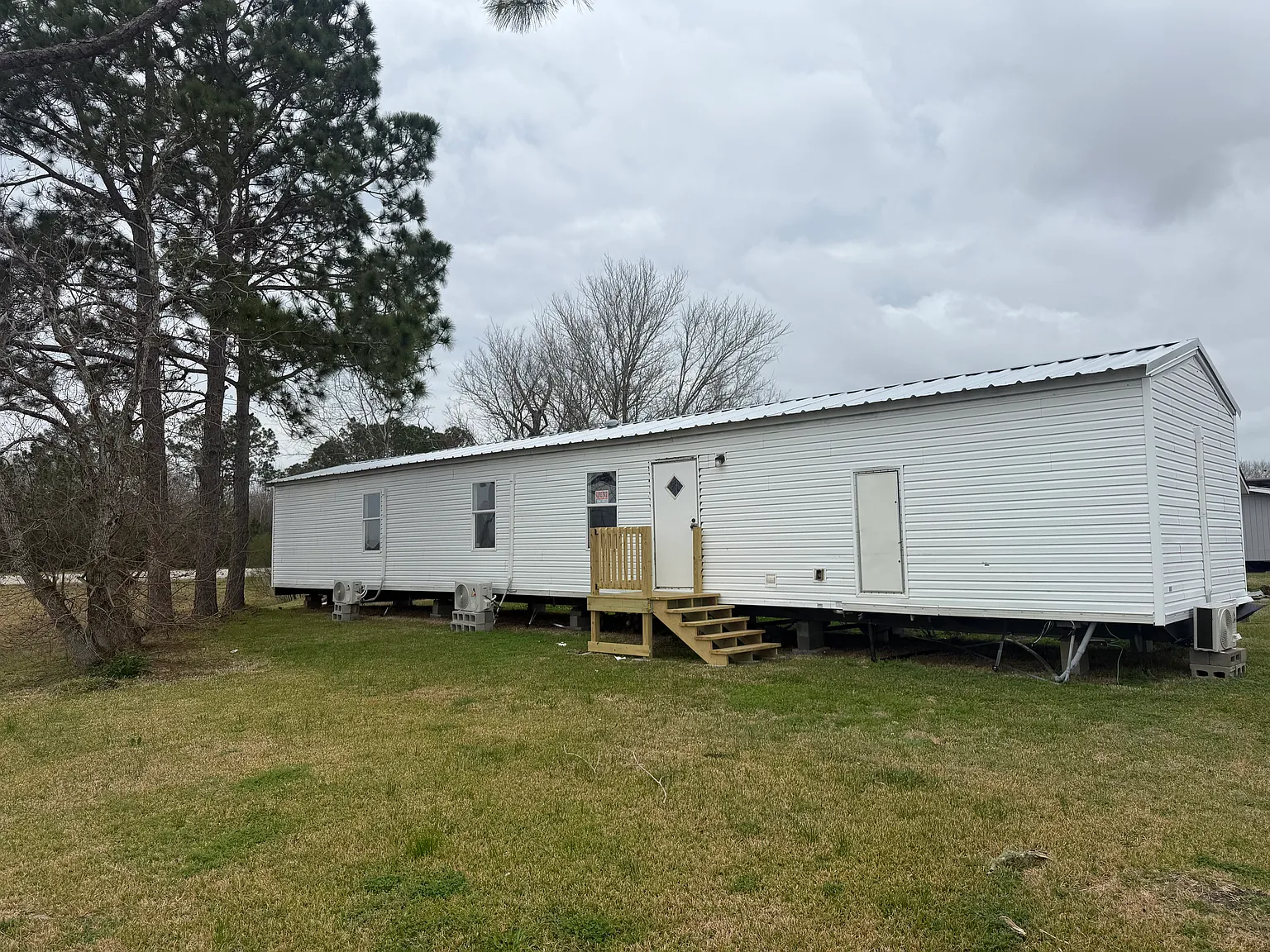 3 bed, 1064 sqft, $1,150 — Photo 1