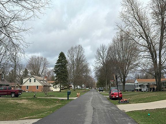 4th image of 1303 Oakland Dr