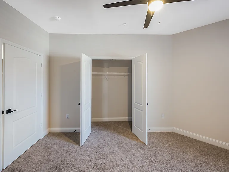 Ashbury Square Apartments — Photo 81
