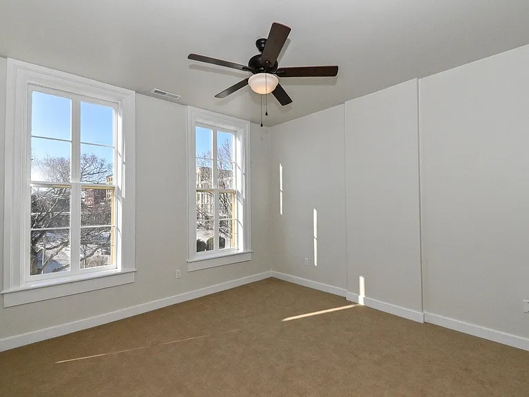 408 S 3rd St — Photo 12