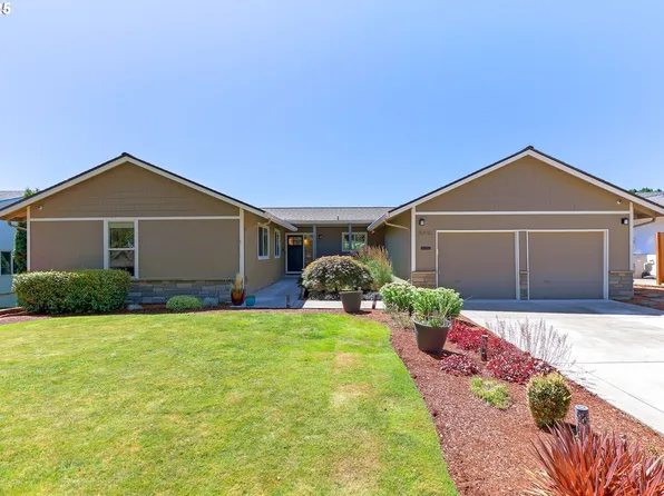 15430 NW Oak Hills Dr, Beaverton, OR 97006