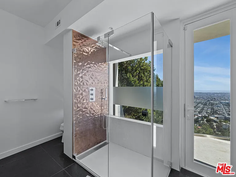 8460 Cole Crest Dr — Photo 28