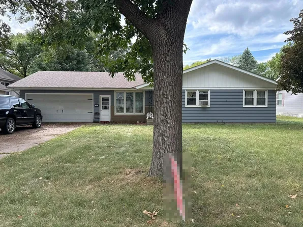 1105 Broadway Ave S, Sauk Rapids, MN 56379