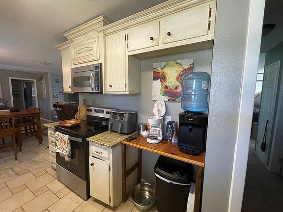 5th image of 122 Decoty St
