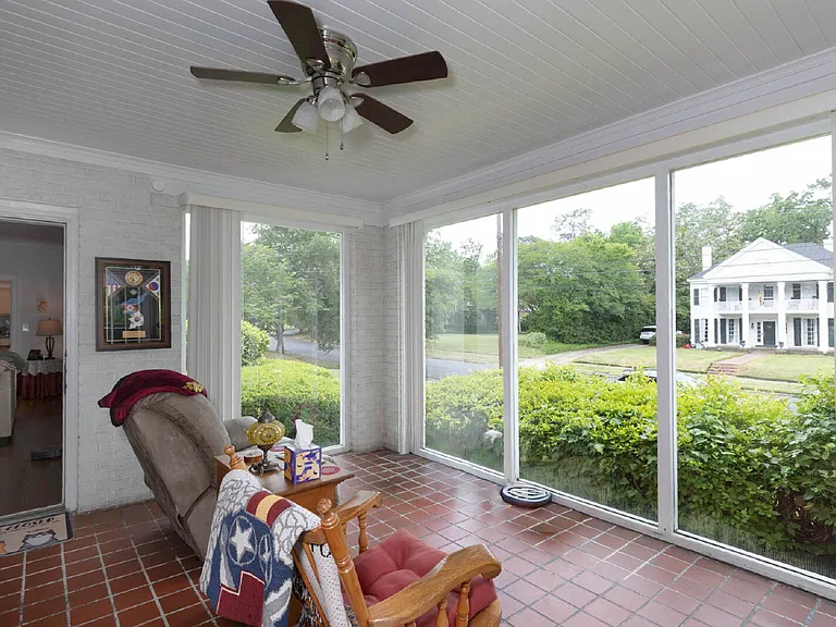 1702 Elmwood Dr — Photo 31