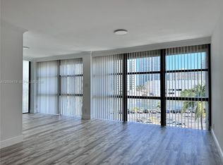 800 Parkview Dr APT 522, Hallandale, FL 33009
