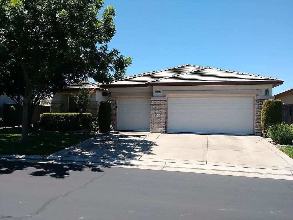 9520 Crystal Bay Ln photo 1