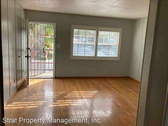 5th image of 3102 1st Ave #B