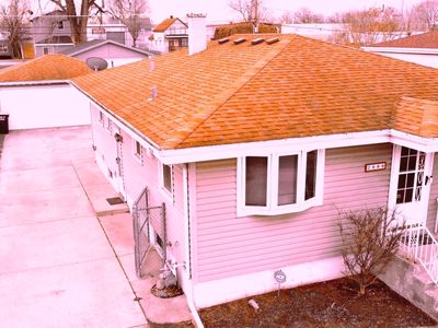 (Undisclosed Address), Lansing, IL, 60438