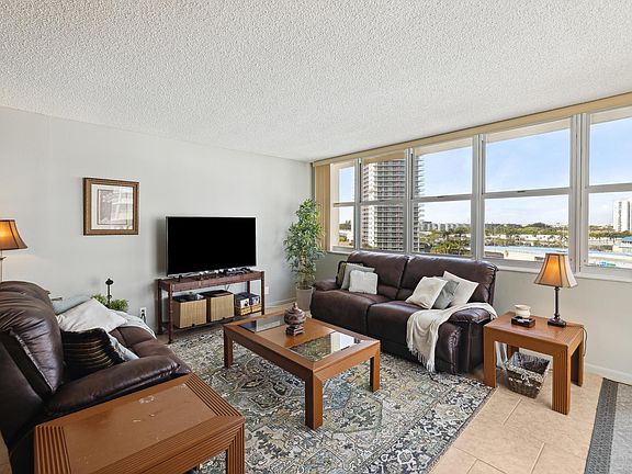 5th image of 1817 S Ocean Drive #815