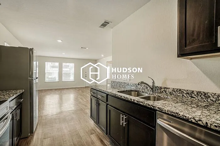 7947 Henson St — Photo 6