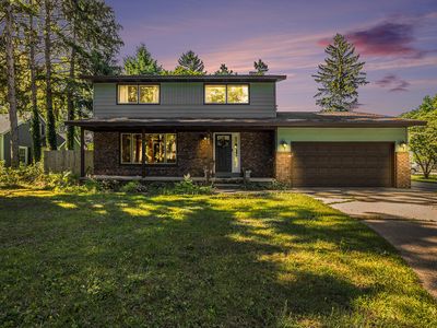 701 Airport Rd, Norton Shores, MI, 49441
