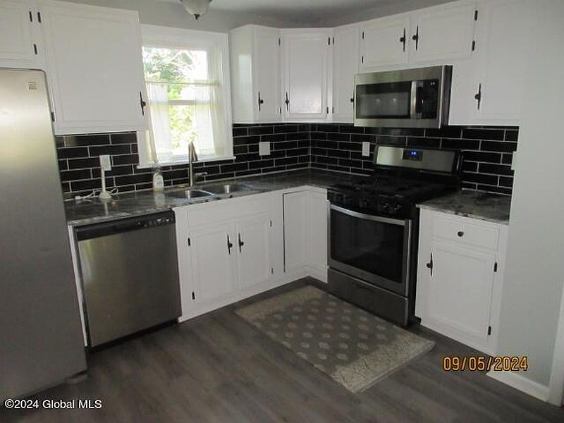 4th image of 23 Golder Street