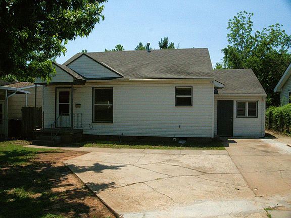 Front of house and driveway