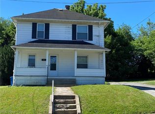 44 Park Ave, Struthers, OH 44471