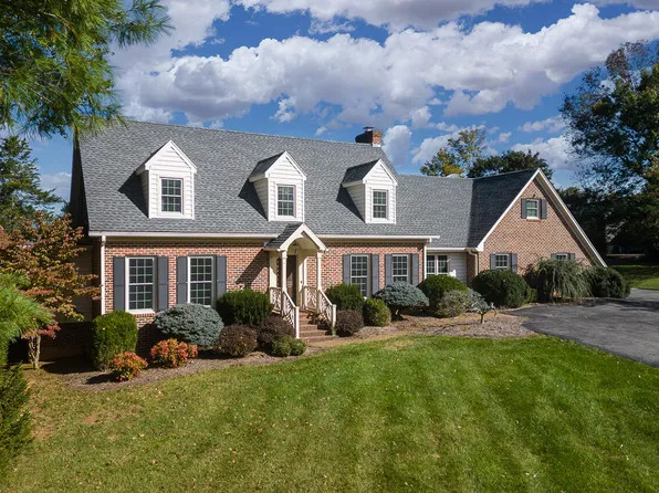 111 Colston Pl, Lexington, VA 24450