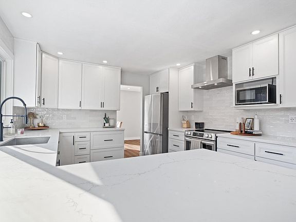 5th image of 4472 Hollingsworth Circle