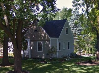 16660 Hillsdale Dr, Brookfield, WI 53005