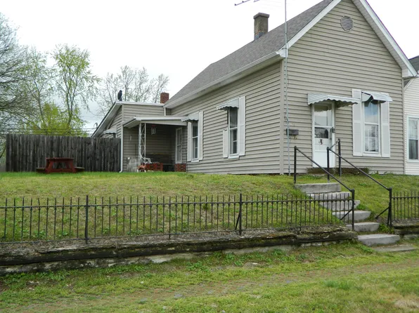 615 E 4th St, Seymour, IN 47274
