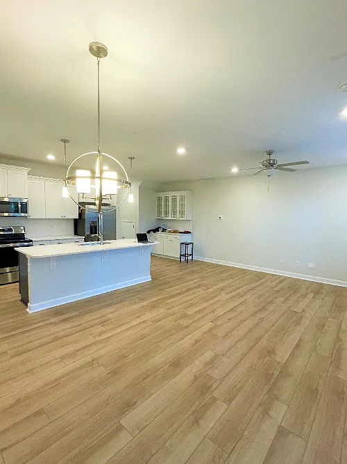 3 bed, 2.5 bath, 1763 sqft, $1,950 — Photo 3