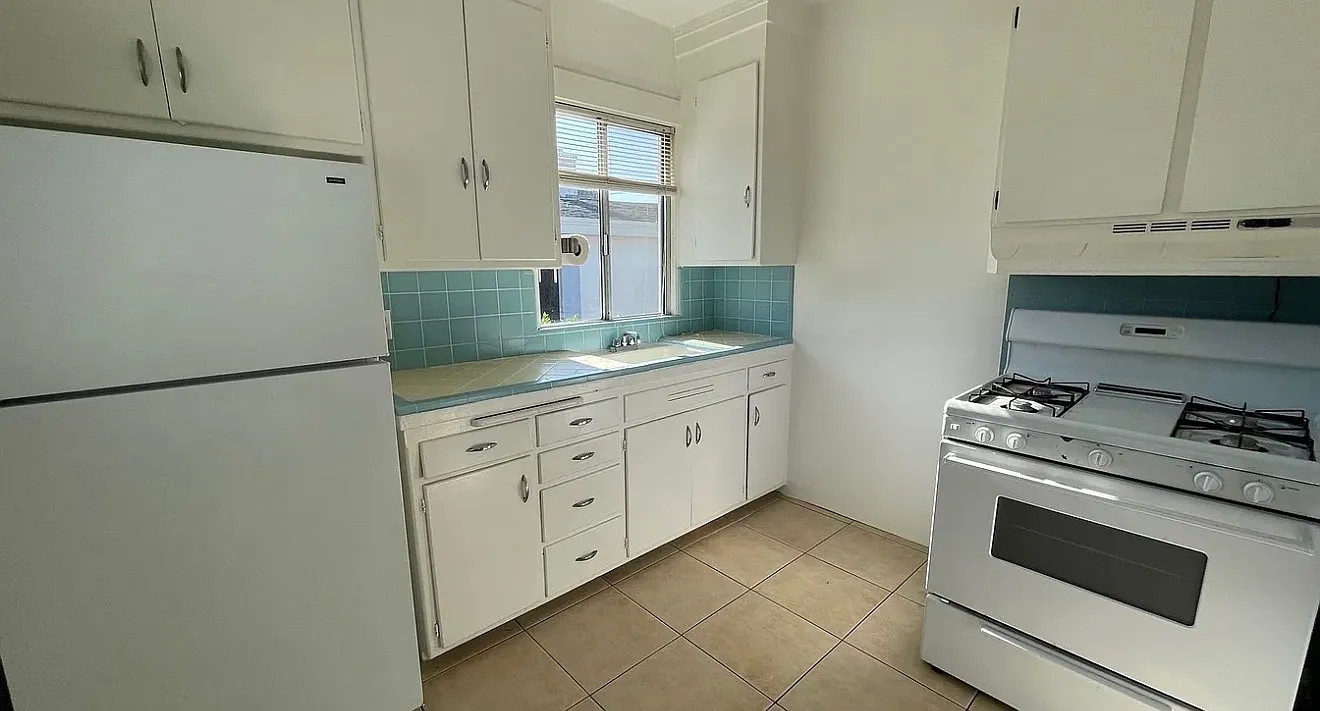 1 bed, 700 sqft, $1,950 — Photo 2